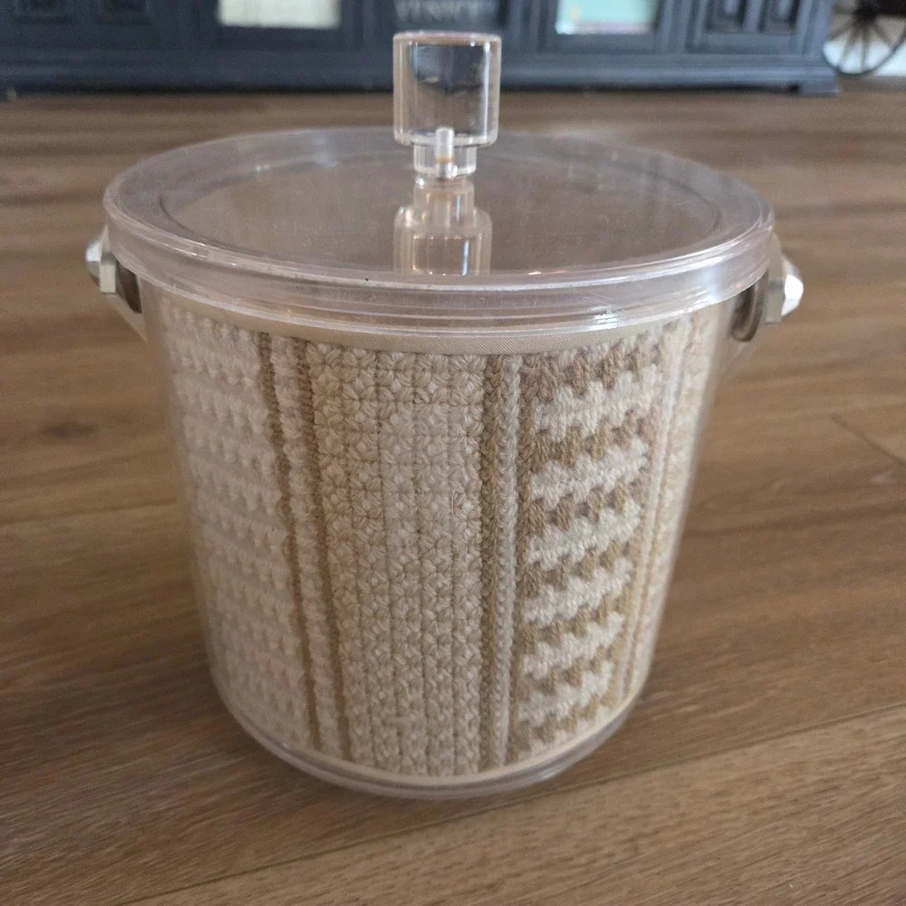 MCM Clear Acrylic Ice Bucket‎ with Textured Knit Design Lid and Handle